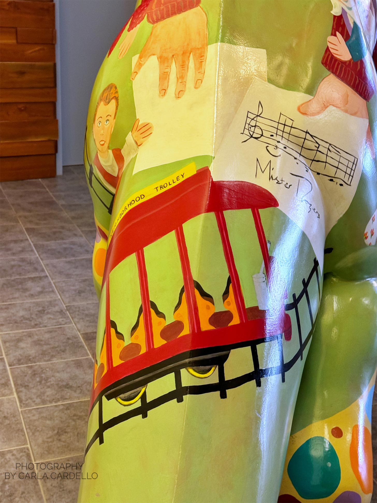 Close up of Neighborhoodsaurus Pittsburgh Dinosaur Statue