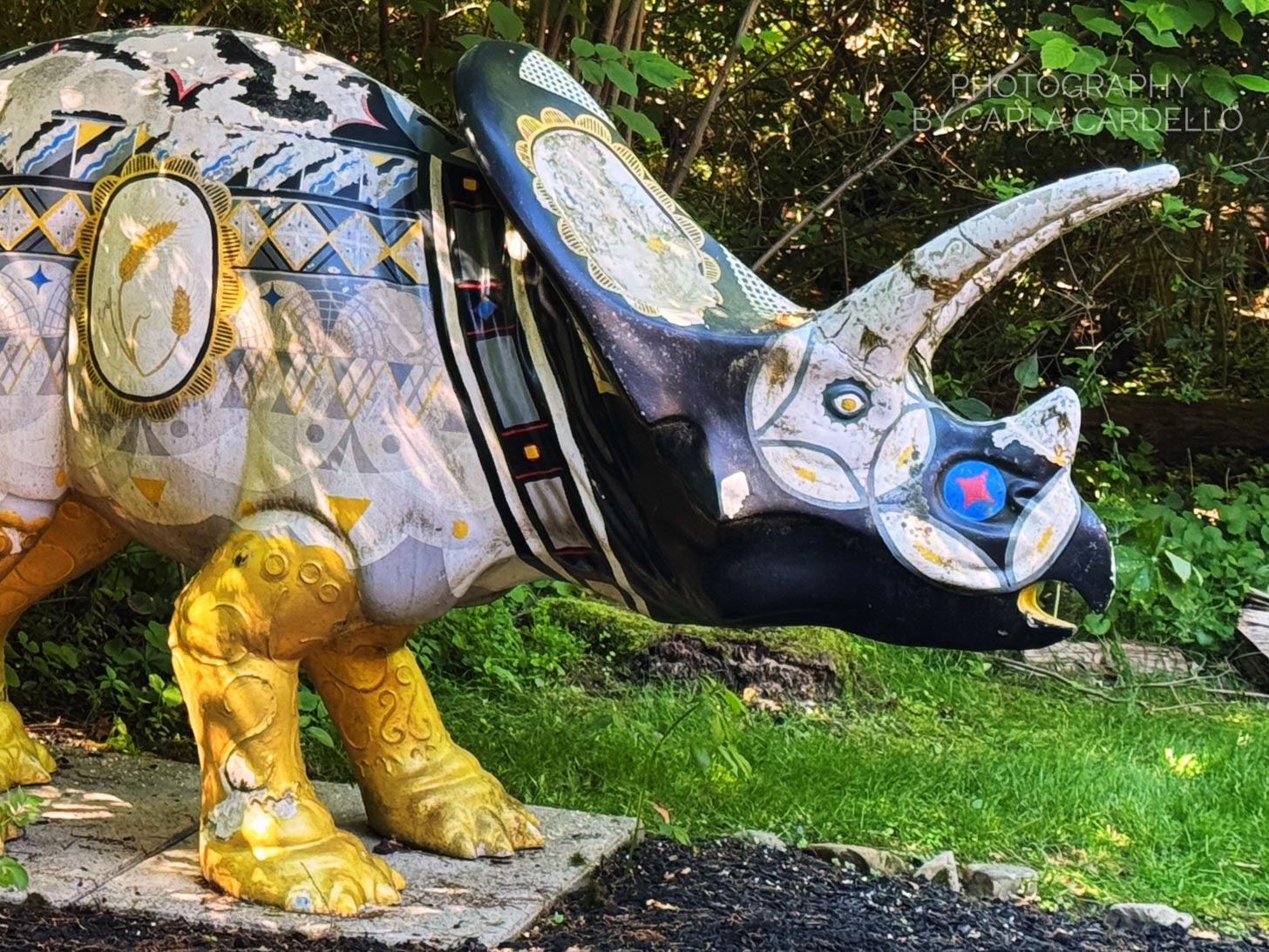 Close up of Pitt-Sanky Pittsburgh Dinosaur Statue