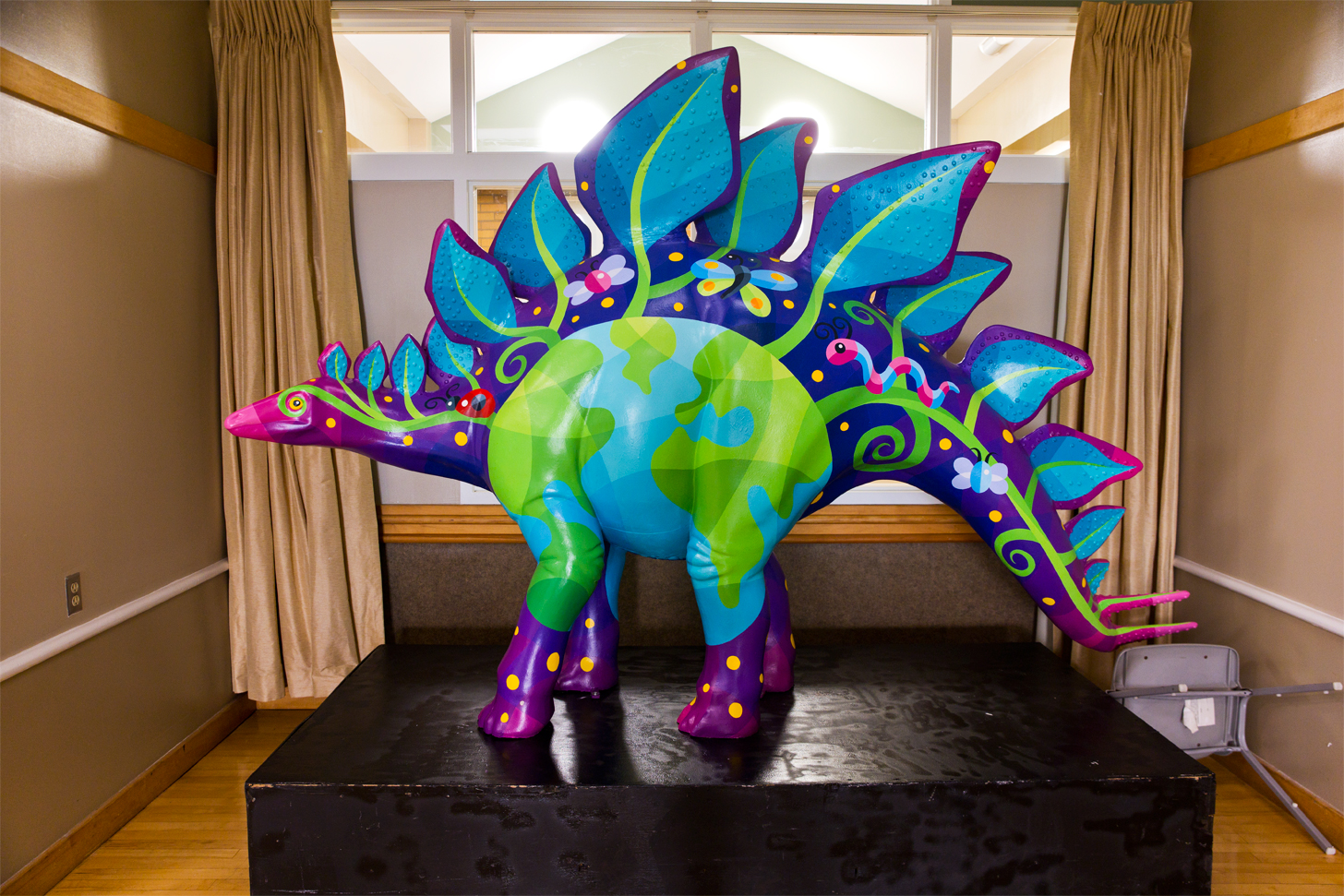 Seymour Sparklesaurus Pittsburgh Dinosaur Statue