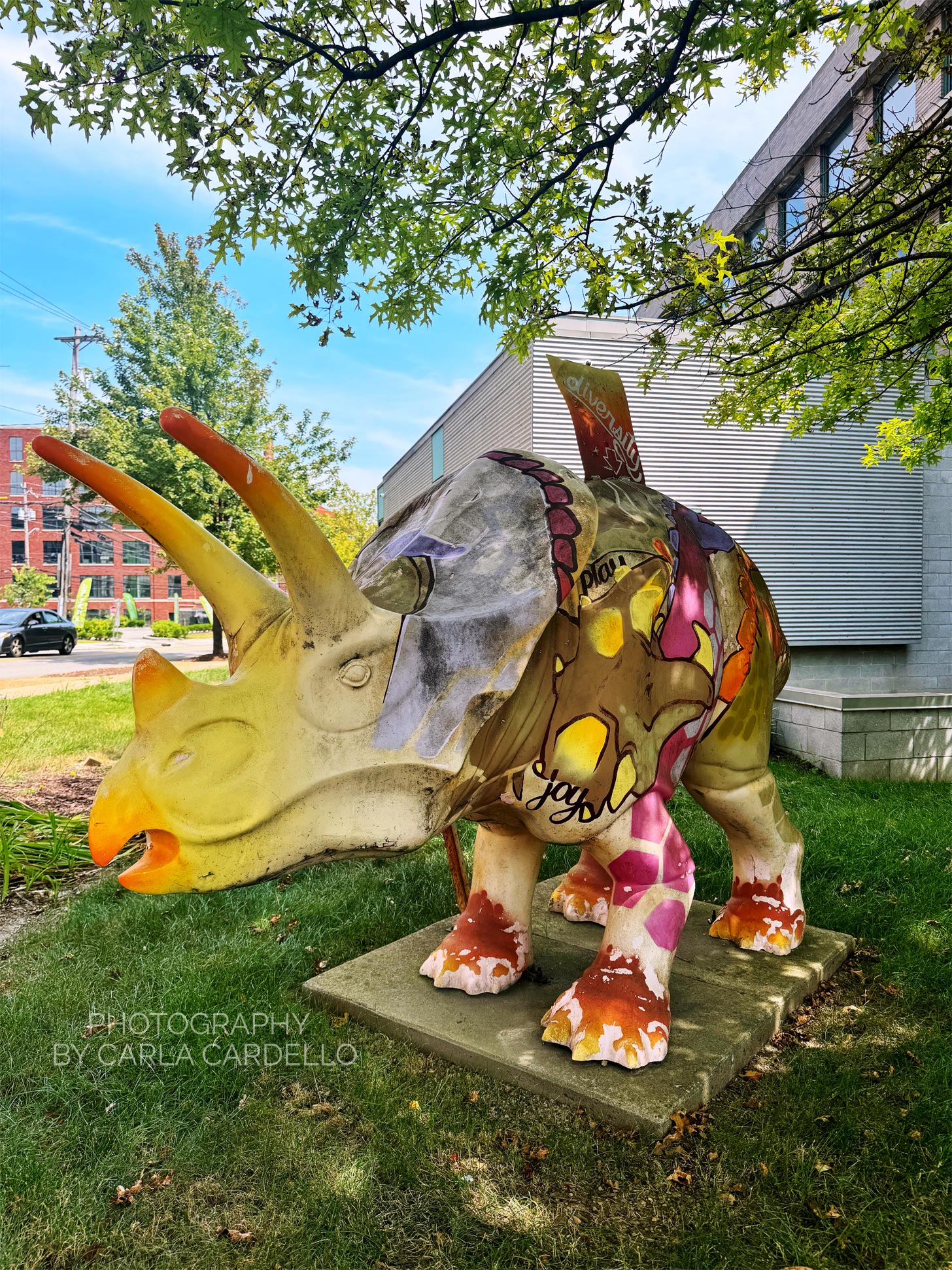 Bill Dollarsaurus Pittsburgh Dinosaur Statue