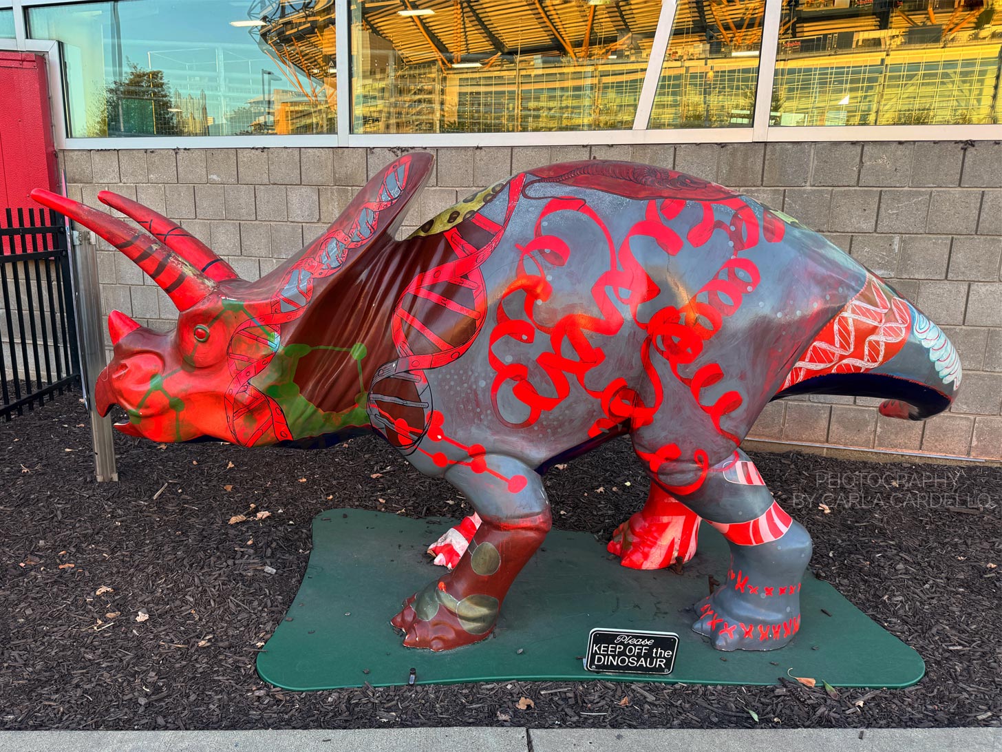 Side view of DNAsaurus Pittsburgh Dinosaur Statue