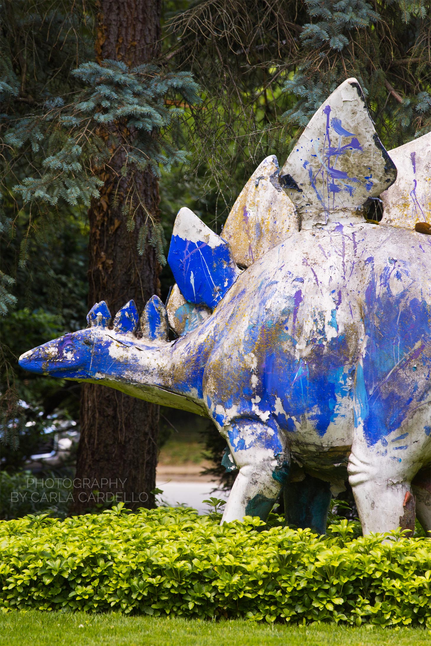 Close up of Spectrasaurus Pittsburgh Dinosaur Statue